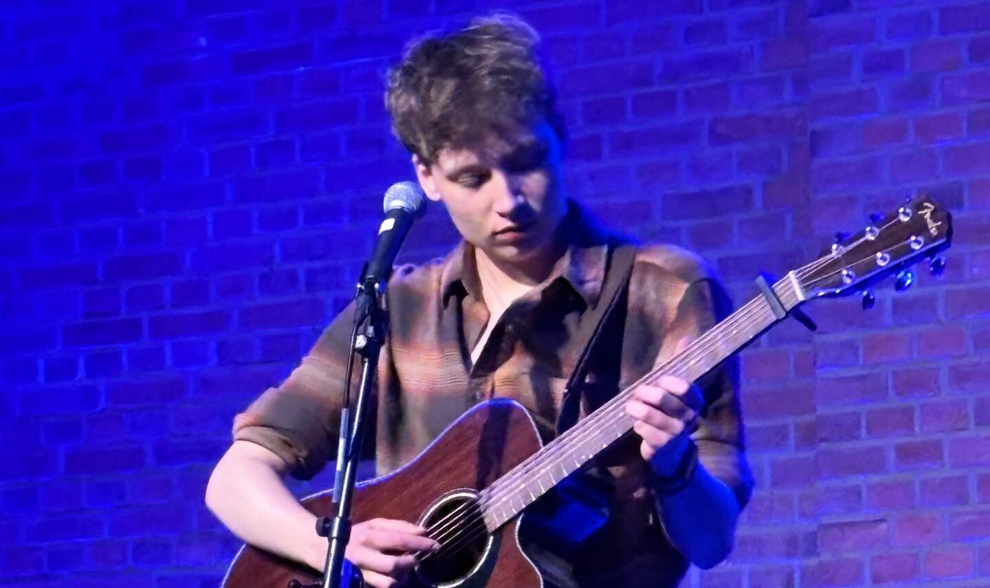 Grey van Leeuwen - Image 2